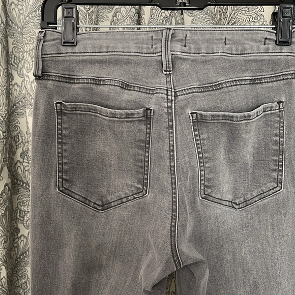 NYDJ FADED GRAY STRETCH JEANS - Picture 7 of 8